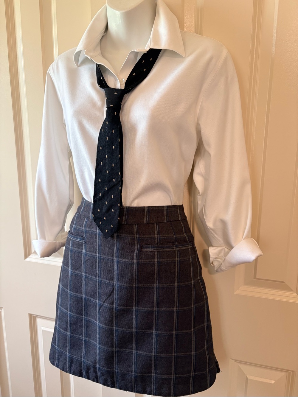 NWT, Plaid A-Line Mini Skirt in Navy and Gray, size 12(sea measurements)